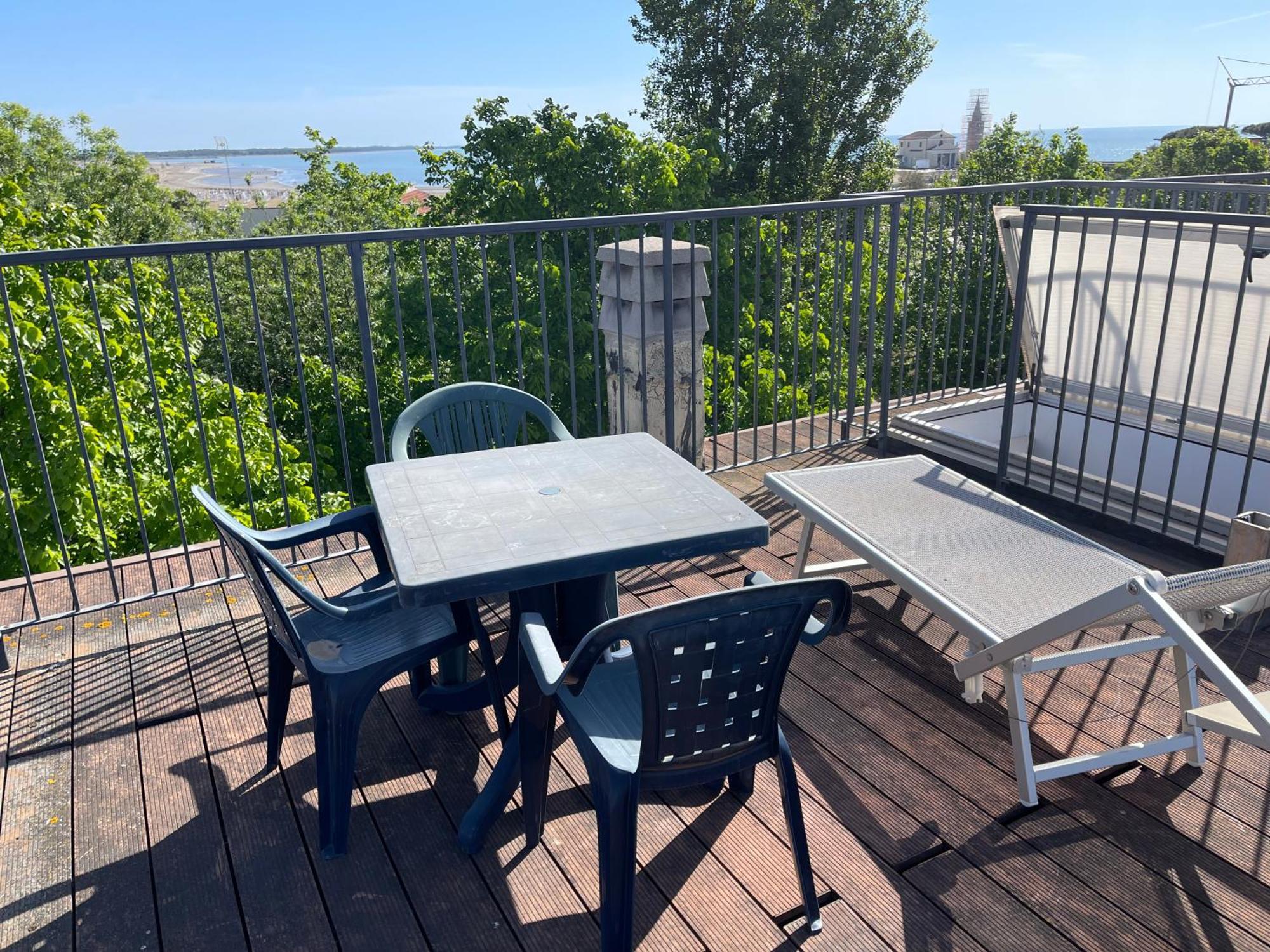 Reverso - Alloggi Con Solarium Vista Mare Caorle Exterior photo